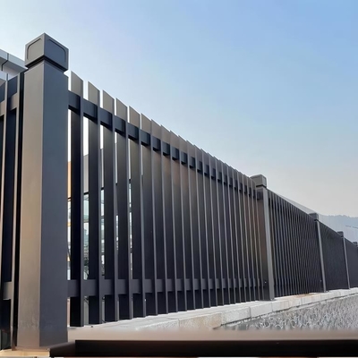 5.8-6.0M μήκος σύγχρονη μαύρη μεταλλική σκάλα από αλουμίνιο περίφραγμα για διακοσμητικό σύστημα μπαλκόνι