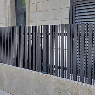 0.30mm - Προσαρμοσμένο Κόψιμο Βίλα Βαλκόνι Οριοθετημένο Χαντραίλ Balusters U Channel Αλουμινίου Railing System
