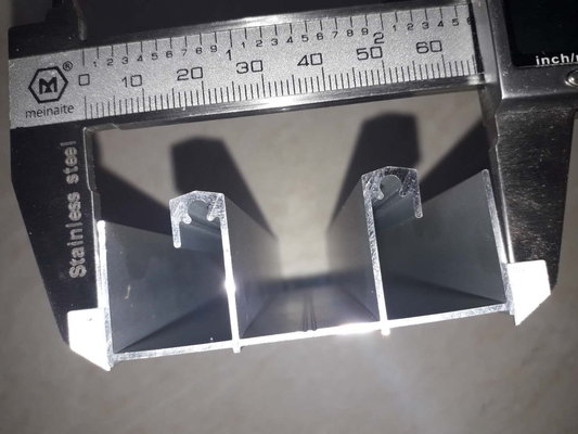 Προσαρμοσμένο πάχος 0,30 mm 6000 σειράς Χιλής αλουμινίου προφίλ για παράθυρα και πόρτες