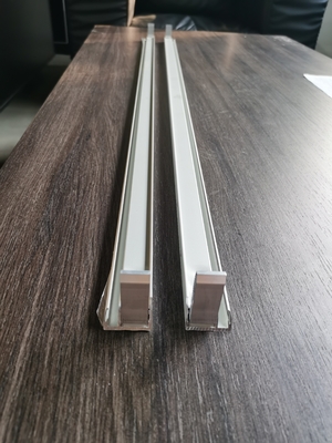 Θερμότητα T3-T8 Shengxin Led Profile Αλουμινίου Εξωτερική μετάλλιο υλικό για λαμπτήρα Track U σχήμα τρύπα
