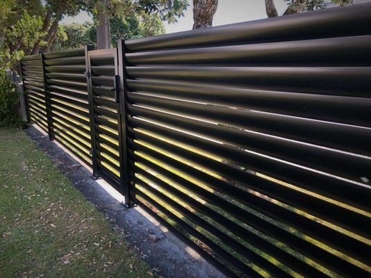 5.8-6.0M μήκος Προσαρμοσμένο 6063-T5 Powder Coating Αλουμινίου Φράχτης για το Ηνωμένο Βασίλειο