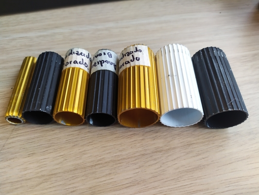 Προσαρμοσμένο 0,30 mm πάχος Χρυσό Anodizing αλουμινίου σωλήνα Προφίλ για 5,8-6,0M μήκος