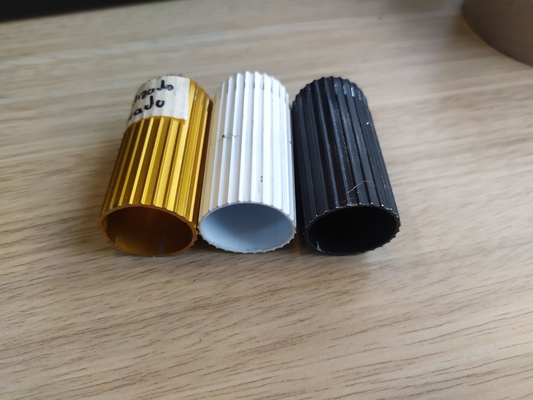 Προσαρμοσμένο 0,30 mm πάχος Χρυσό Anodizing αλουμινίου σωλήνα Προφίλ για 5,8-6,0M μήκος