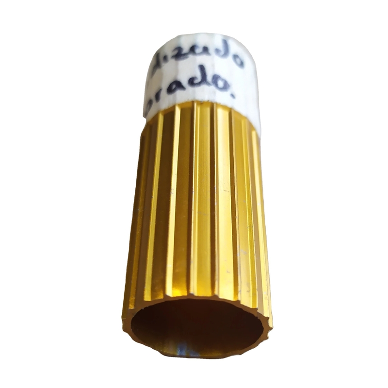 Προσαρμοσμένο 0,30 mm πάχος Χρυσό Anodizing αλουμινίου σωλήνα Προφίλ για 5,8-6,0M μήκος
